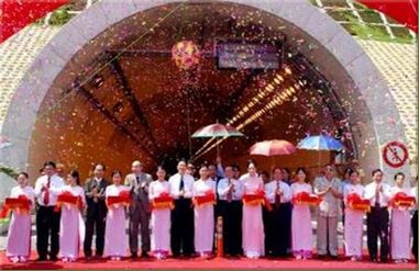 Il Vietnam inaugura il Tunnel Hai Van
