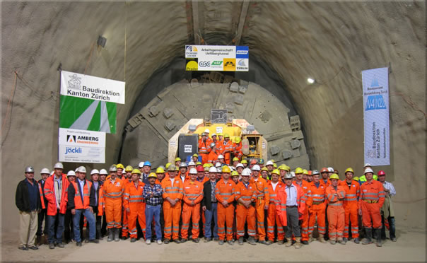 Ultima caduta di diaframma nel tunnel dell'Uetliberg con la Tunnel Bore Extender (TBE) utilizzando la tecnica dell'Undercutting
