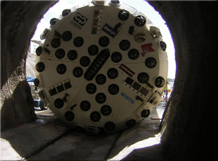 Una TBM realizza il Tunnel di Campanas del Canal di Navarra