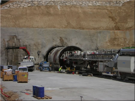 Una TBM realizza il Tunnel di Campanas del Canal di Navarra