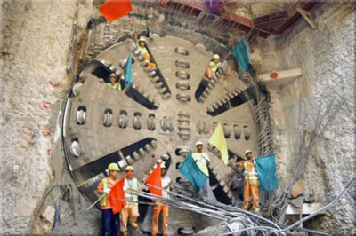 Una Herrenknecht abbatte l'ultimo diaframma del Lotto 3 della Circle Line di Singapore